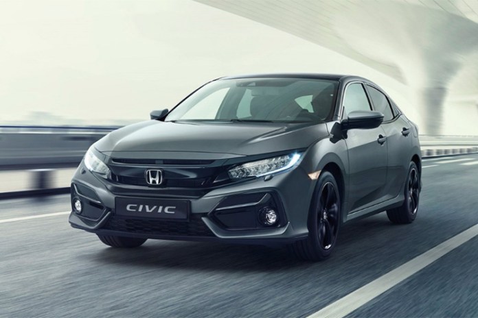 découvrez la nouvelle honda civic restylée lors d'une présentation exclusive au mans. performance, design et innovations au rendez-vous pour cette berline réinventée.