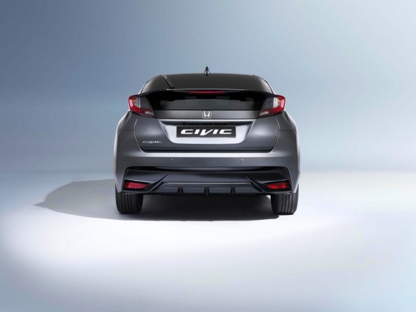 découvrez la nouvelle honda civic restylée lors de son événement exclusif au mans. design modernisé, performances améliorées et innovations à ne pas manquer pour les passionnés d'automobile.