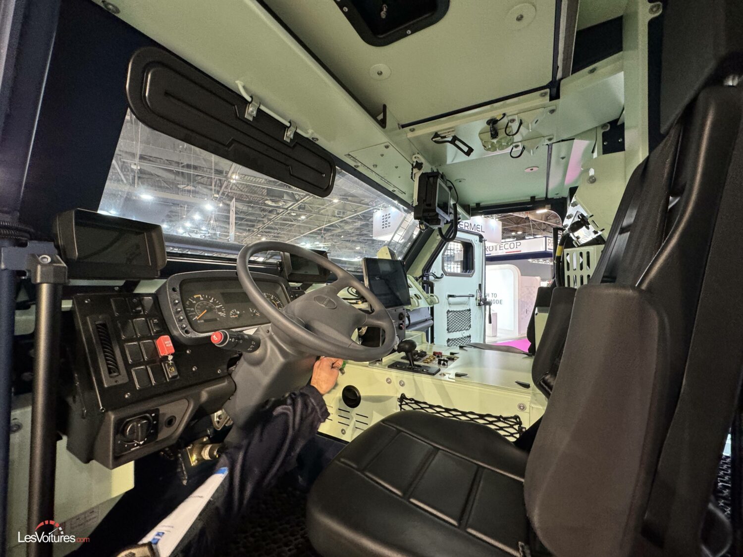 découvrez l'essai exclusif du centaure vipg, un véhicule d'intervention spécialement conçu pour la gendarmerie, alliant performance et sécurité.