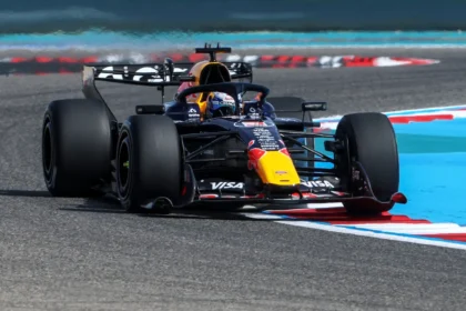 revivez les temps forts du grand prix de bahreïn : haas impressionne tandis qu'audi prend la tête de la course.