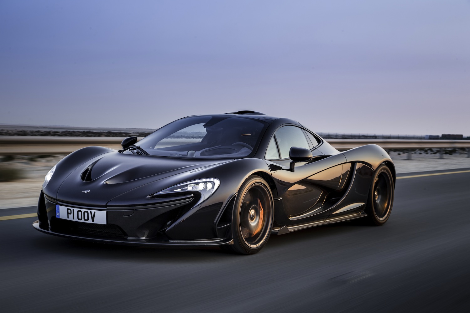 découvrez comment mclaren a triomphé tandis que ferrari a rencontré des difficultés lors du grand prix de bahreïn, avec un récit complet des temps forts de la course.