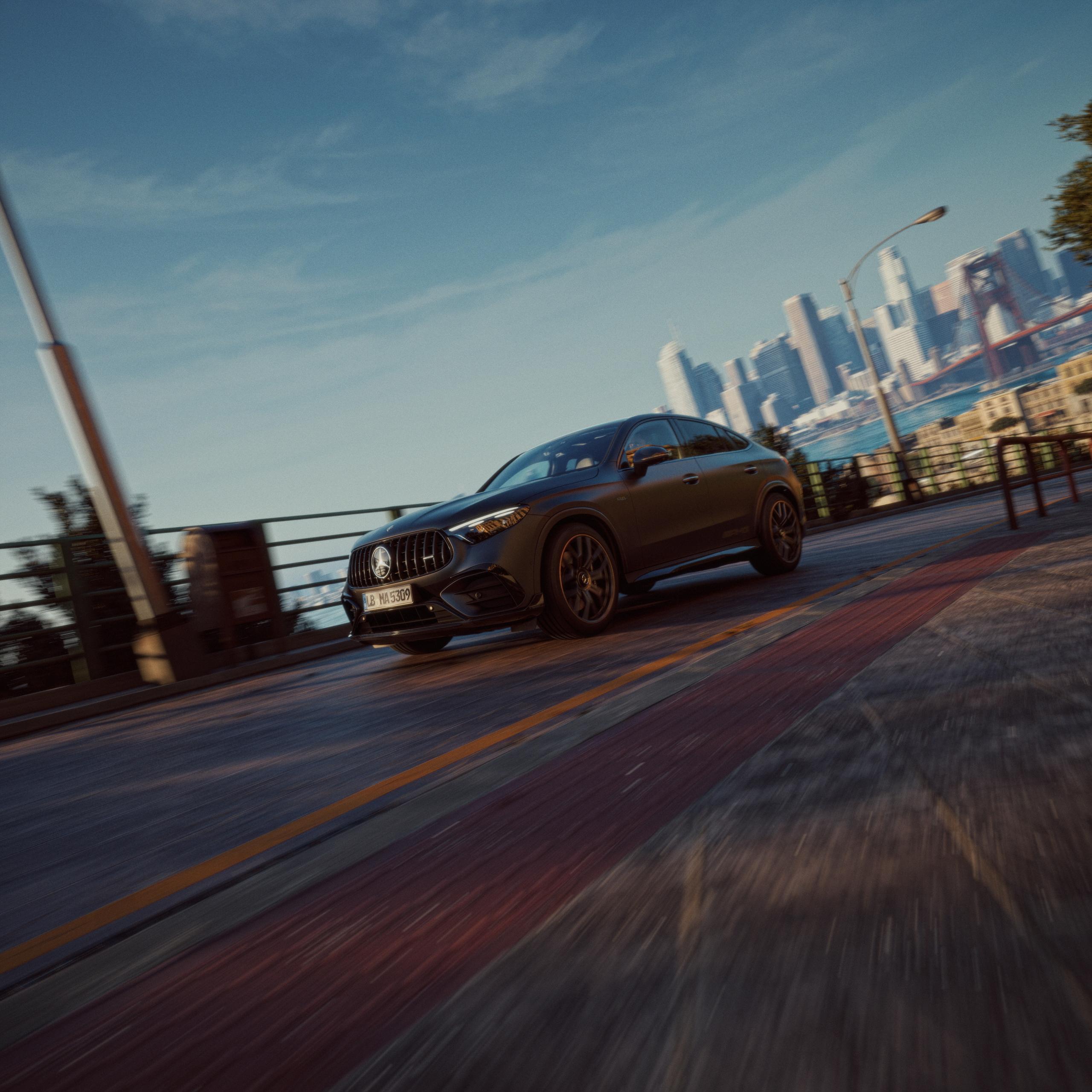 découvrez la mercedes-amg glc 53 4matic+, un suv puissant équipé d’un moteur 6 cylindres performant, alliant luxe, technologie et dynamisme pour une expérience de conduite exceptionnelle.