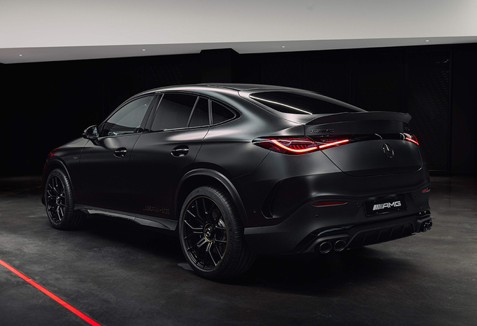 découvrez la mercedes-amg glc 53 4matic+ avec son puissant moteur 6 cylindres, alliant performance, luxe et technologie pour une expérience de conduite exceptionnelle.