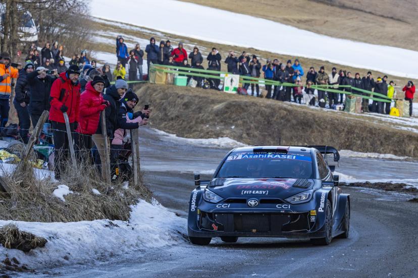ogier lance un avertissement à solberg après le rallye de monte-carlo, intensifiant la rivalité sur les routes enneigées.