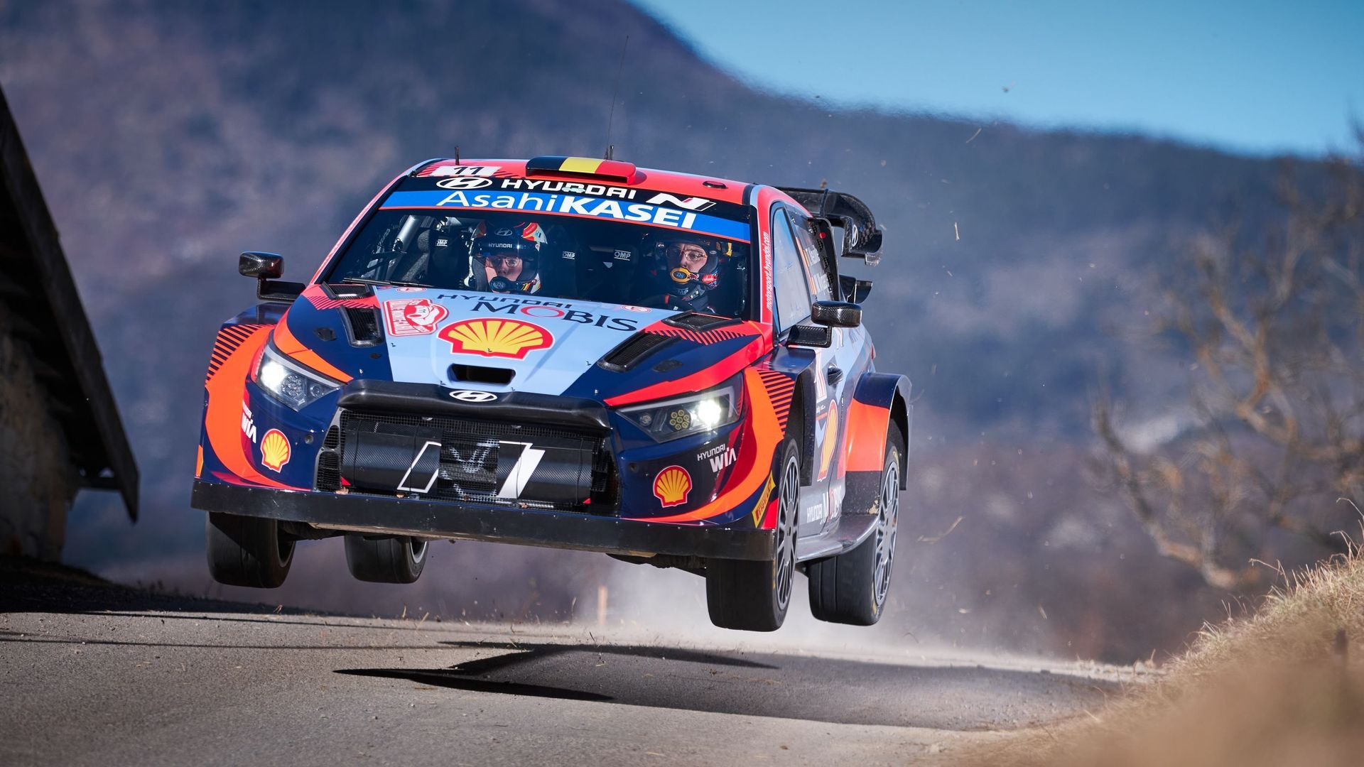 ogier lance un avertissement à solberg après le rallye de monte-carlo, intensifiant la rivalité avant les prochaines manches du championnat.