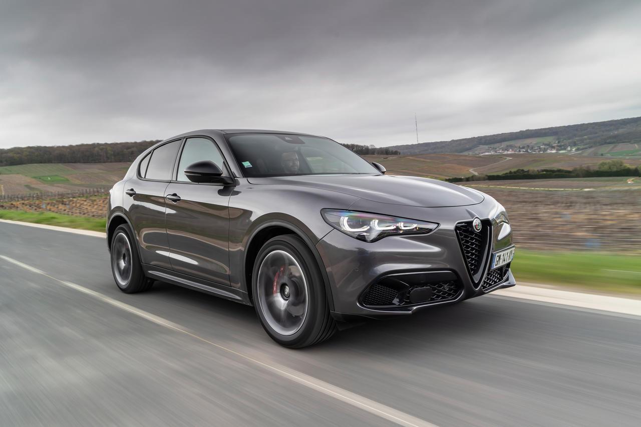 découvrez la reprise de la production des modèles alfa romeo giulia et stelvio quadrifoglio, alliant performance et élégance italienne emblématique.