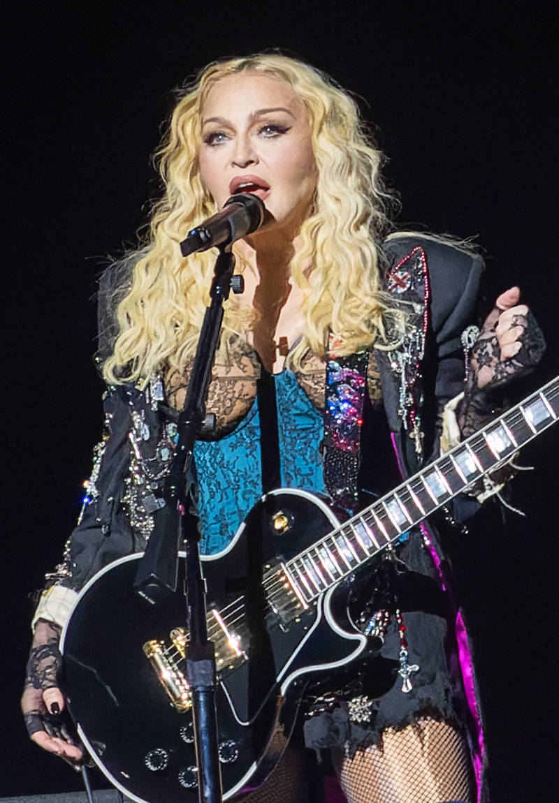 découvrez comment singer célèbre l'excellence automobile au festival of speed 2026 avec des modèles uniques et des performances exceptionnelles.