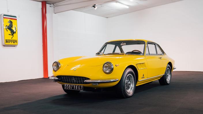 découvrez notre vente exclusive de la collection ferrari prestigieuse, une opportunité unique d'acquérir des modèles d'exception alliant élégance et performance.