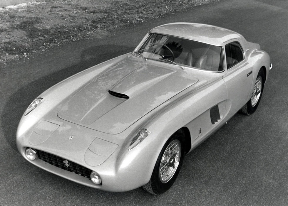 découvrez la ferrari 212 de rossellini, une voiture de collection exceptionnelle, bientôt en vedette aux enchères. ne manquez pas cette opportunité unique d'acquérir un modèle mythique.