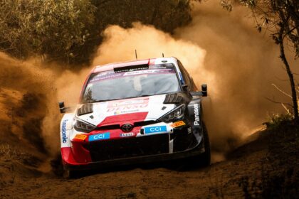 ogier garde espoir au rallye du kenya malgré les défis, prêt à se battre pour la victoire dans cette étape cruciale du championnat.