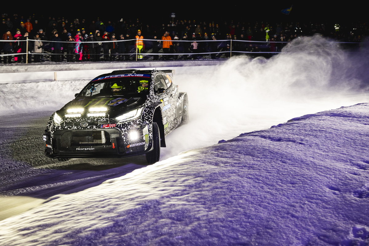 oliver solberg fait face aux défis exigeants du rallye de suède, découvrant la rigueur et les difficultés de cette épreuve unique sur neige.