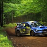oliver solberg fait face aux défis extrêmes du rallye de suède, découvrant la dureté et les conditions exigeantes de cette compétition légendaire.