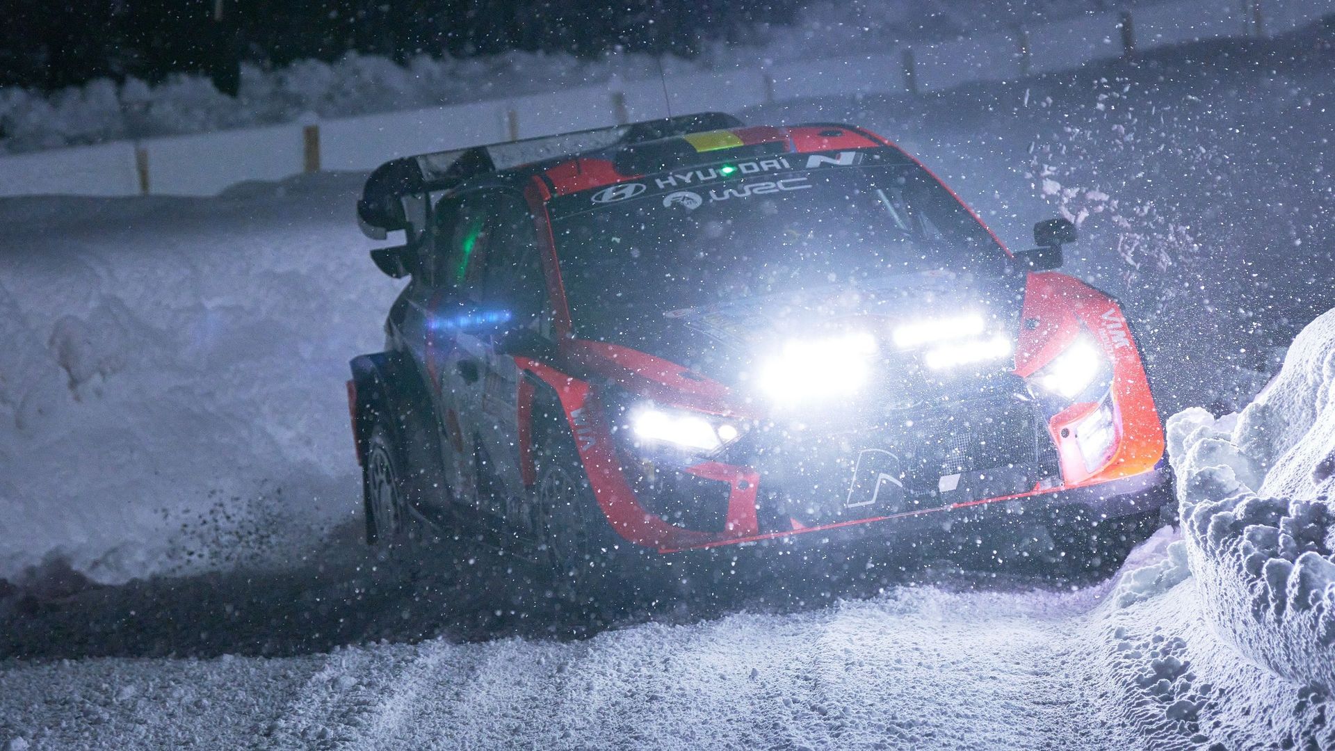 rallye kenya : retour sur la journée de vendredi marquée par la frustration d'elfyn evans face aux défis du parcours.