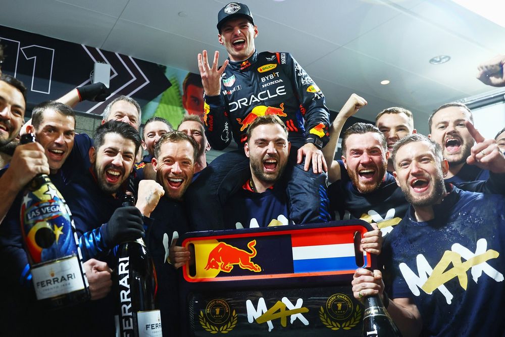 découvrez comment verstappen et norris ont dominé melbourne, devenant les rois du moral grâce à leur détermination et performance exceptionnelle.